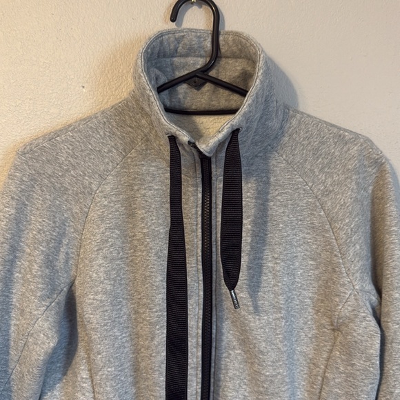 Lululemon Cinchable Grey Jacket Size 8 - Picture 2 of 6